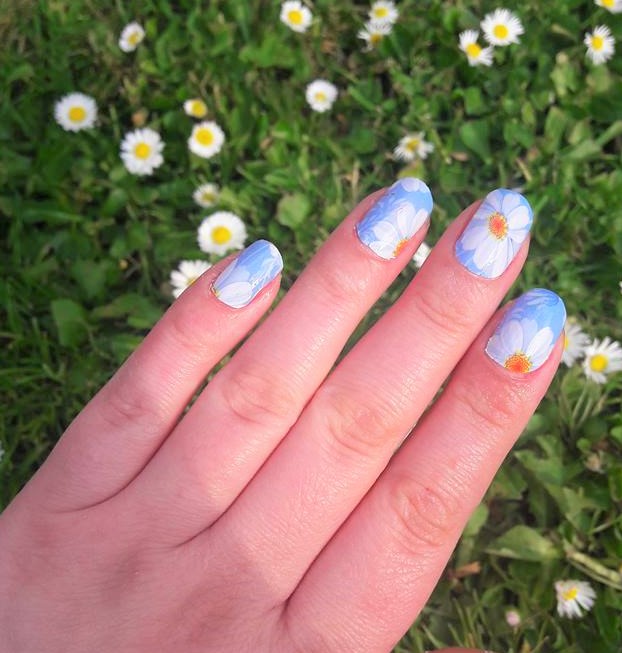 Spring/Summer flower nail art wraps & pretty nails using nail art gems!