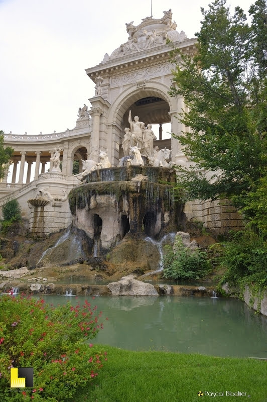marseille la fontaine du musée des beaux arts photo Pascal Blachier