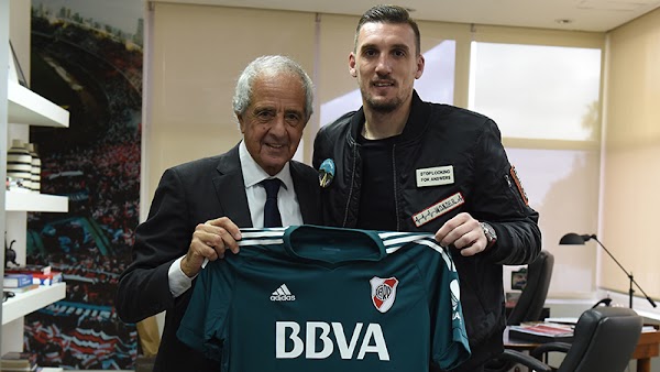 Oficial: River Plate renueva un año a Armani Oficial: River Plate renueva un año a Armani