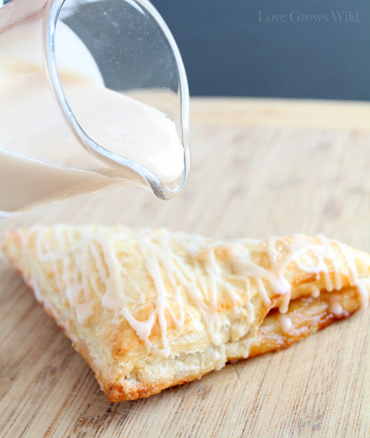 Apple Turnovers with Vanilla Glaze - the perfect breakfast pastry! #recipe