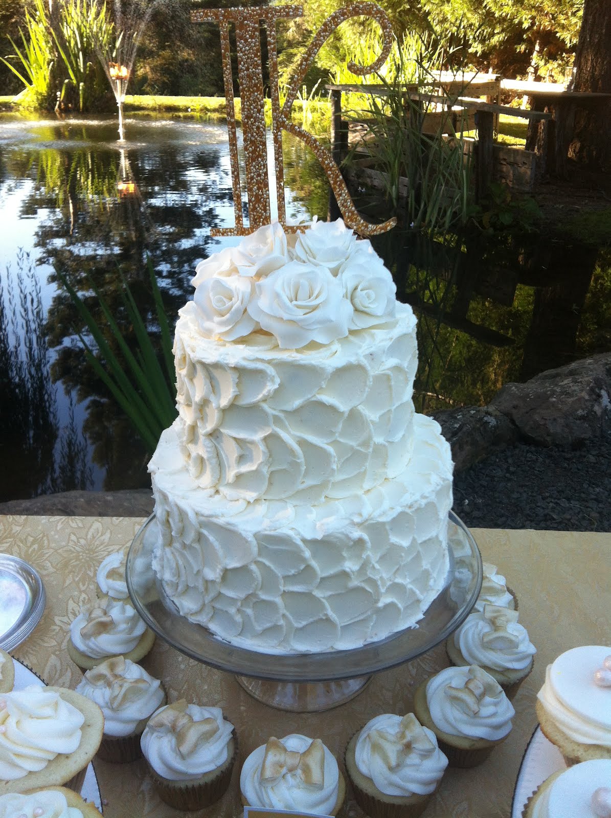 Simply Delicious Cakes Gold and Lace Wedding