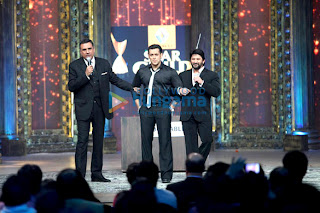  Salman Khan promotes 'Jolly L.L.B.' with Boman & Arshad at the 'Star Guild Awards 2013'