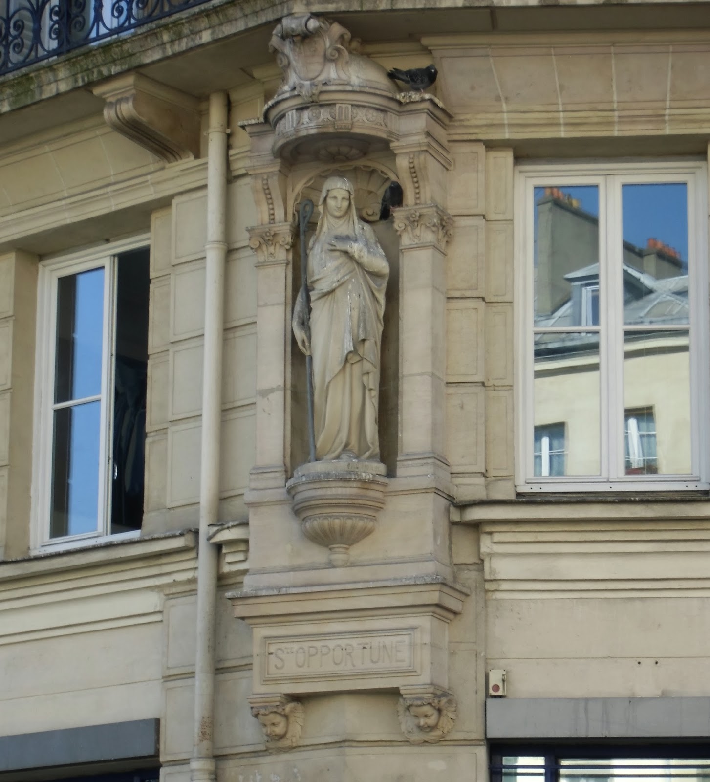 Laërte, le père d'Ulysse Place SAINTEOPPORTUNE PARIS Ier arrondissement