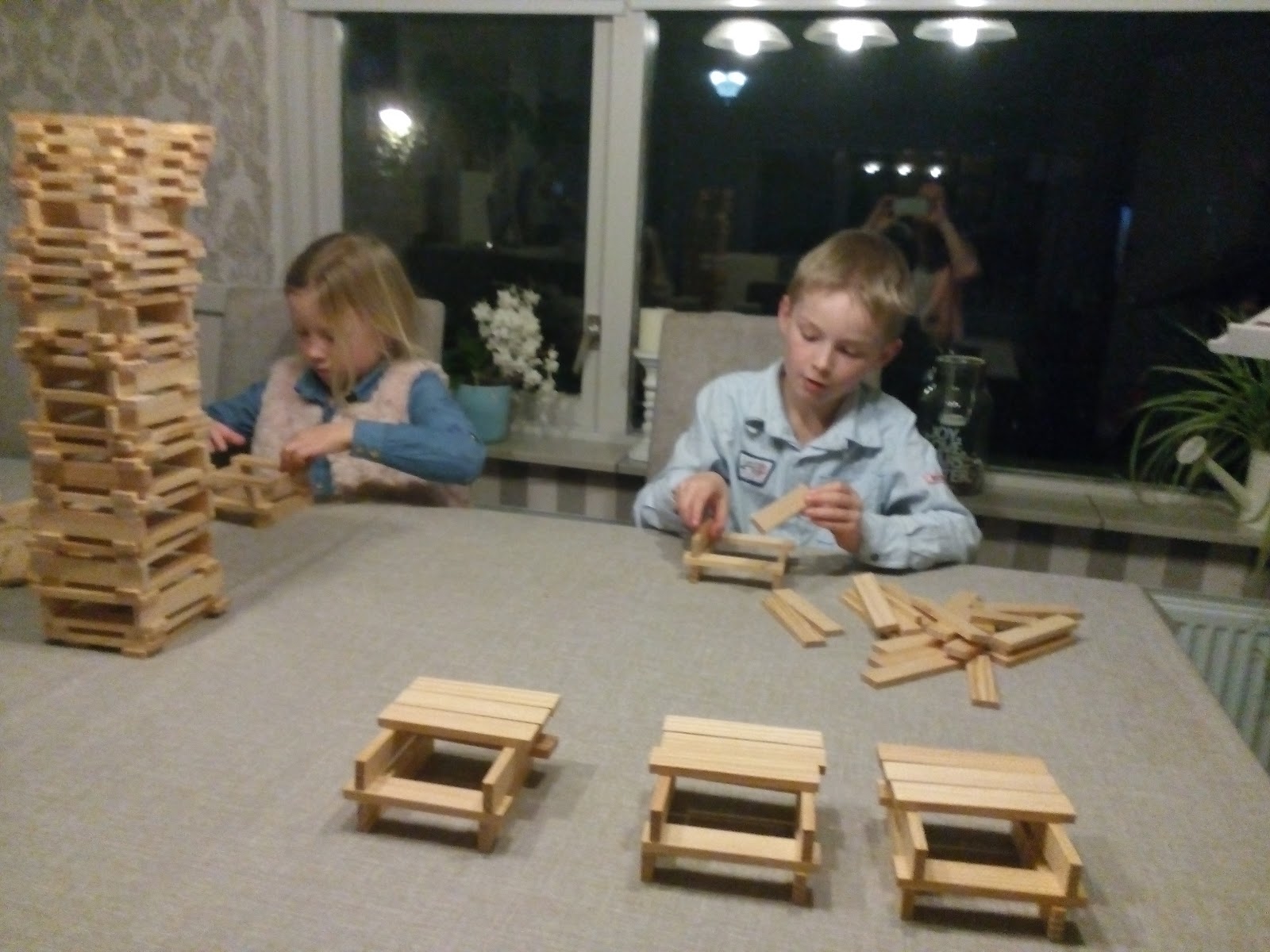 Schrijfgelukjes: gezinsmoment: de toren van babel