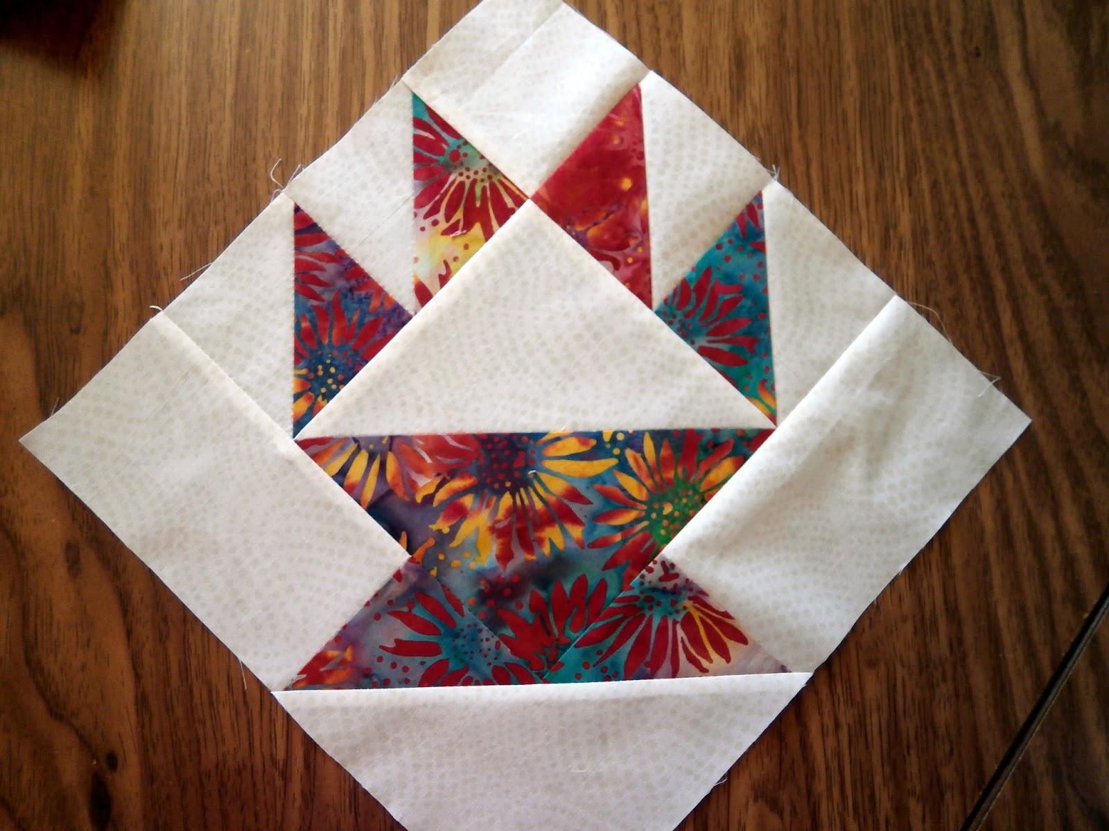 PamelaQuilts How to Piece the Cake Stand Quilt Block