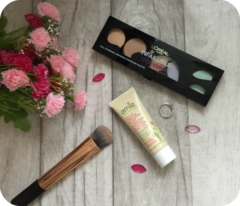 How to cover up blemishes