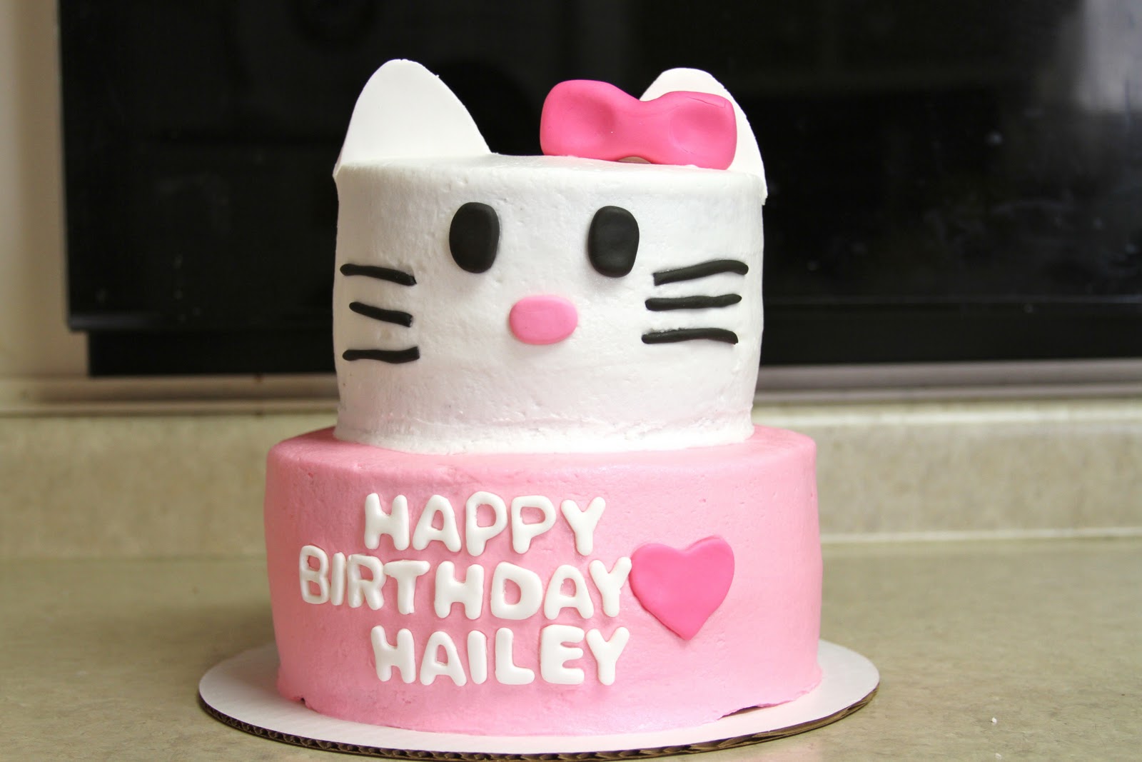 Michele Robinson Cakes Hello Kitty Cake