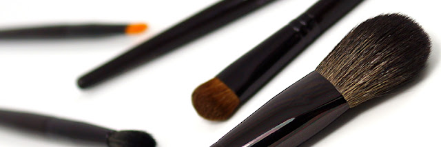 <span style="font-size: large;">Laura Mercier</span> <br>Stroke of Genius Luxe Brush Collection