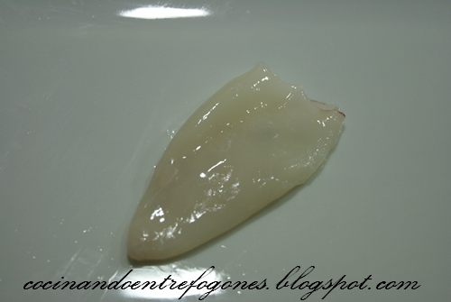 Cocinando entre Fogones: ¿Como limpiar los chipirones/calamares?
