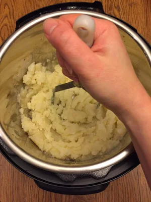 mash-potato-with-hand-masher
