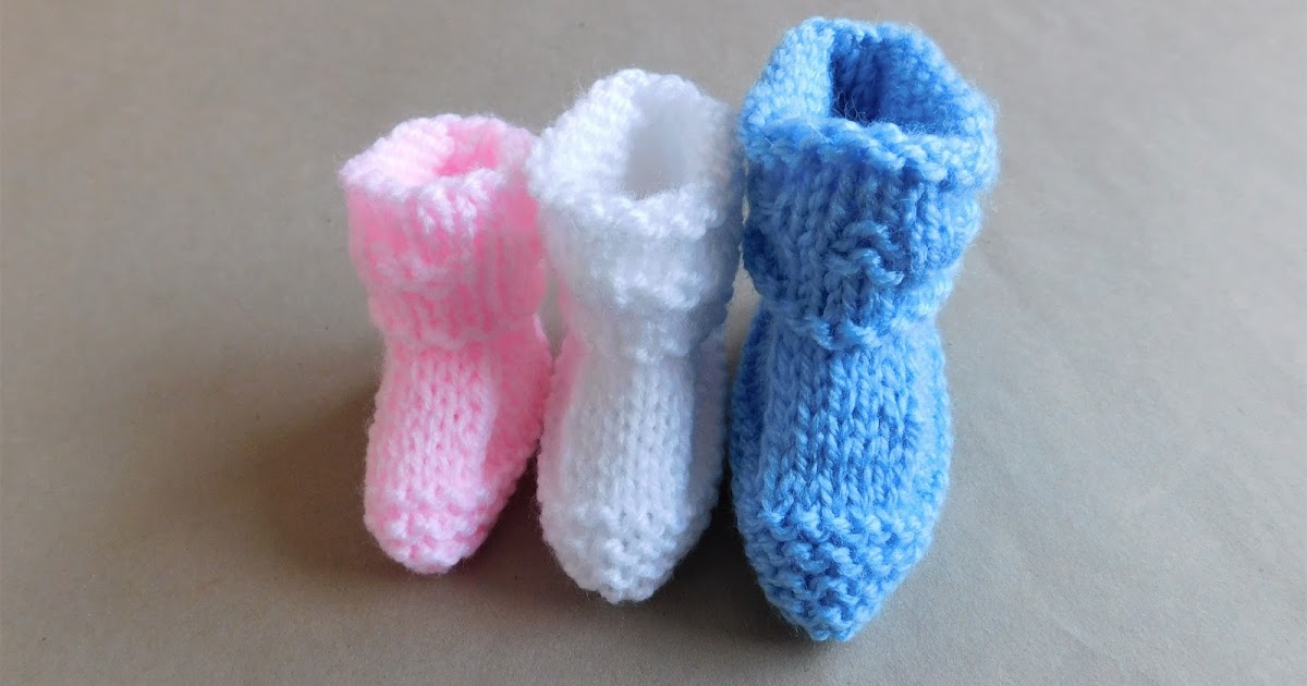 BABY KNITTED BOOTIES PLATS NEW BORN SOFT SPANISH STYLE BABY BLUE PINK WHITE UK