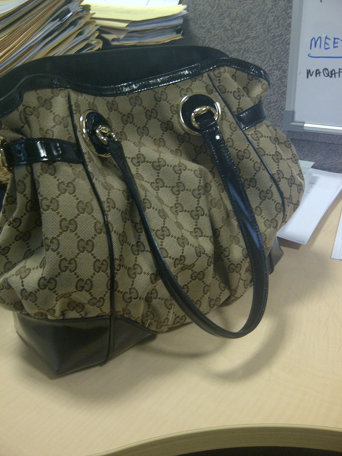 cutemummy What's in my GUCCI bag