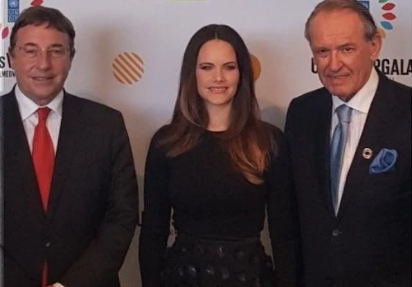 Princess Sofia wore Ida Sjöstedt skirt from AW 2017 Collection. Princess Sofia of Sweden presented Best Participant award of UNDP vårgala in Stockholm