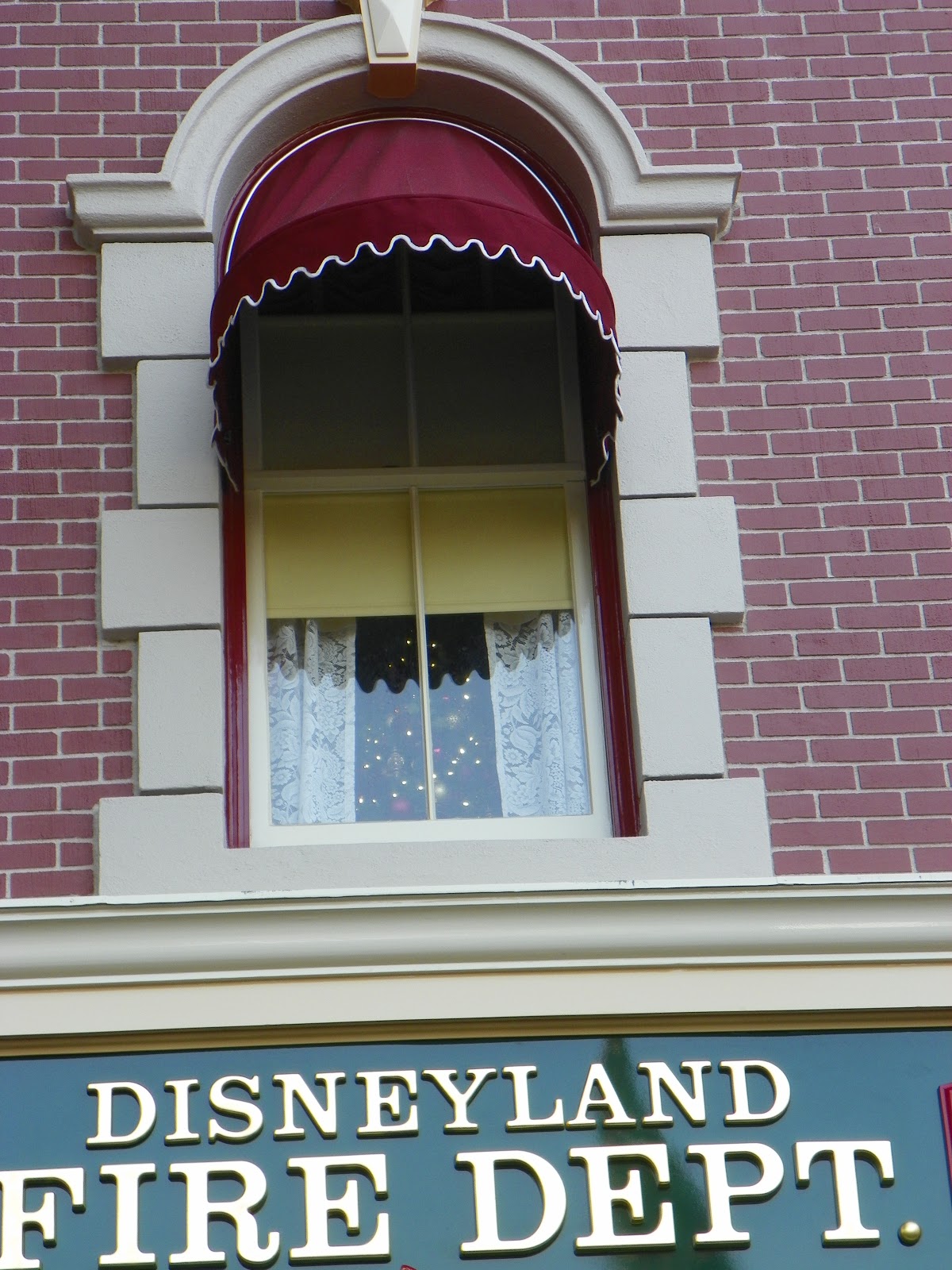 Pixie Pranks and Disney Fun: Christmas on Main Street USA, Disneyland