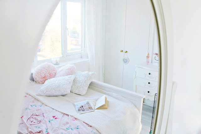 Modern princess room and home ideas for a girly apartment, girly bedroom or even dorm room Modern princess room and home ideas for a girly apartment, girly bedroom or even dorm room
