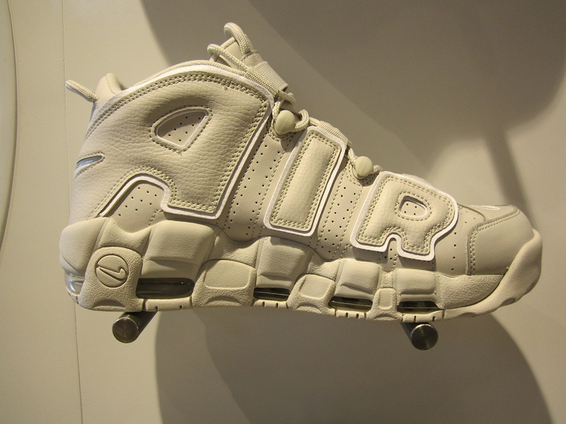 nike air more uptempo birch