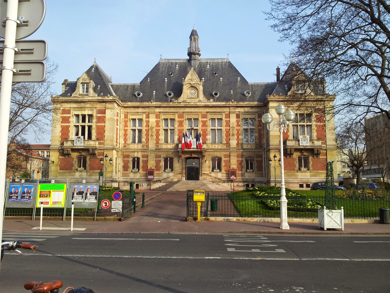 Une ville, une rivière. Le 18 mars arrivée à Montrouge.