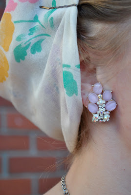 Flashback Summer- 1940s casual outfit, rosie the riveter headscarf and 1950s earrings