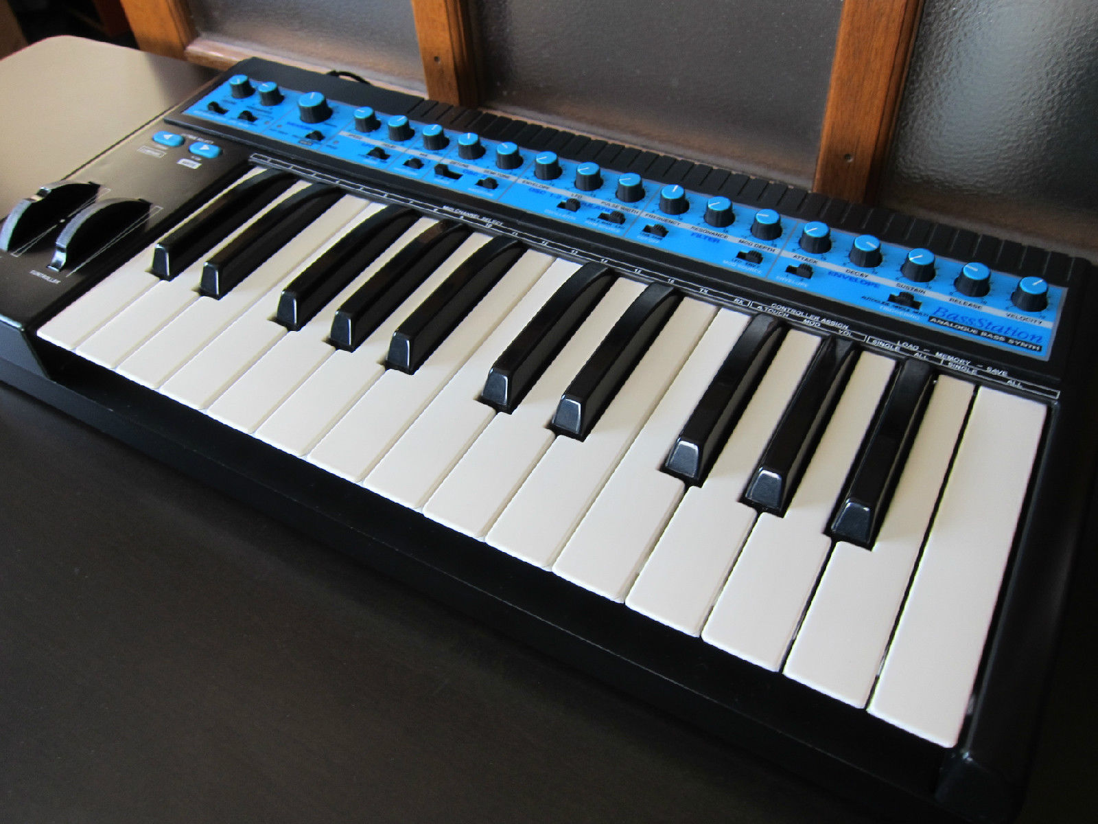 MATRIXSYNTH Novation Bass Station Keyboard