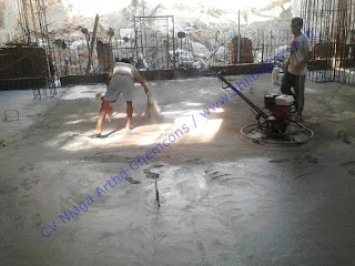 Floor Hardener berguna untuk meningkatkan kekerasan beton, kemampuan ketahanan abrasi dan meminimalkan debu pada permukaan lantai beton