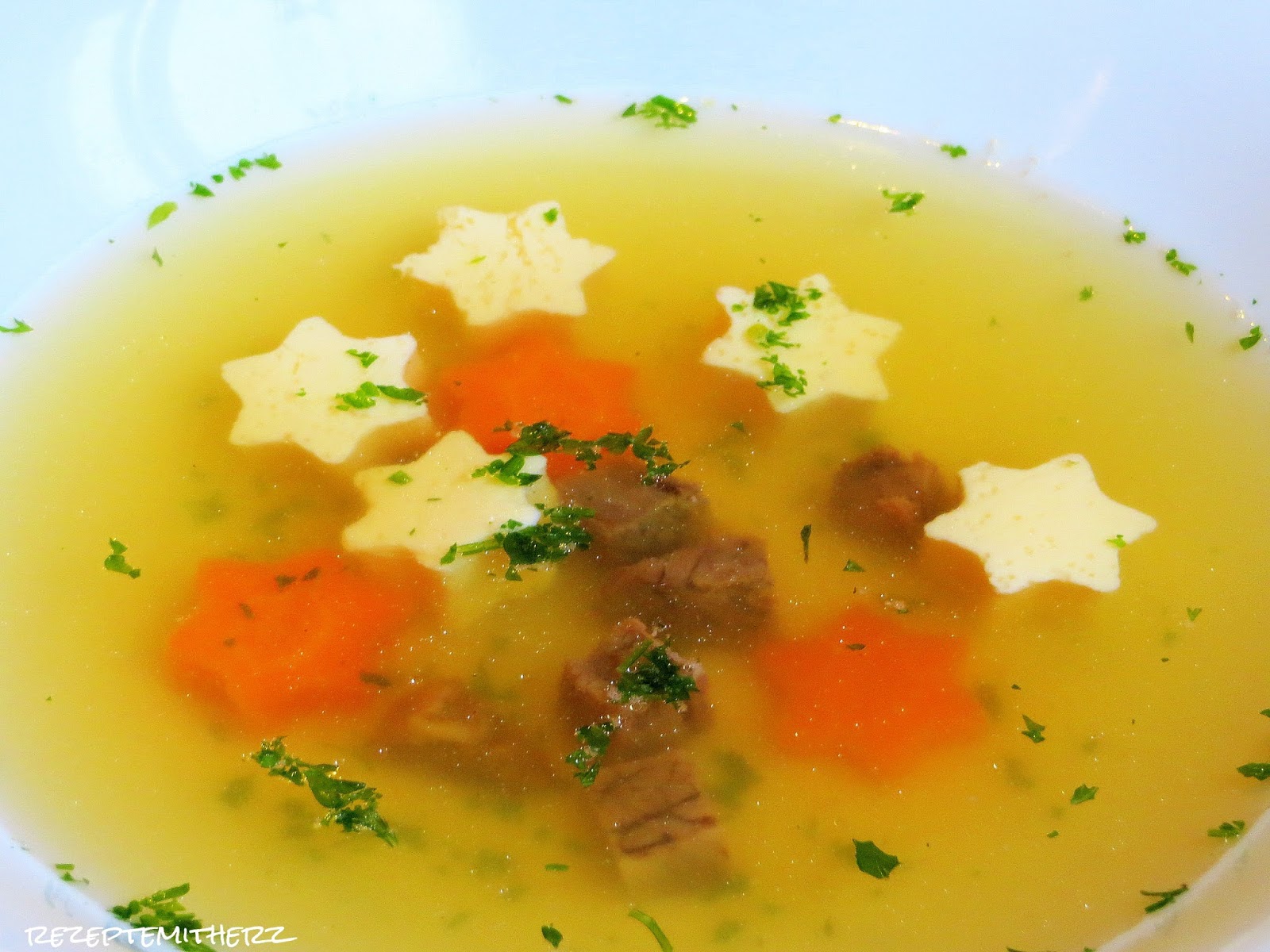 Rezepte mit Herz: Klare Suppe mit Eierstich - Sternen