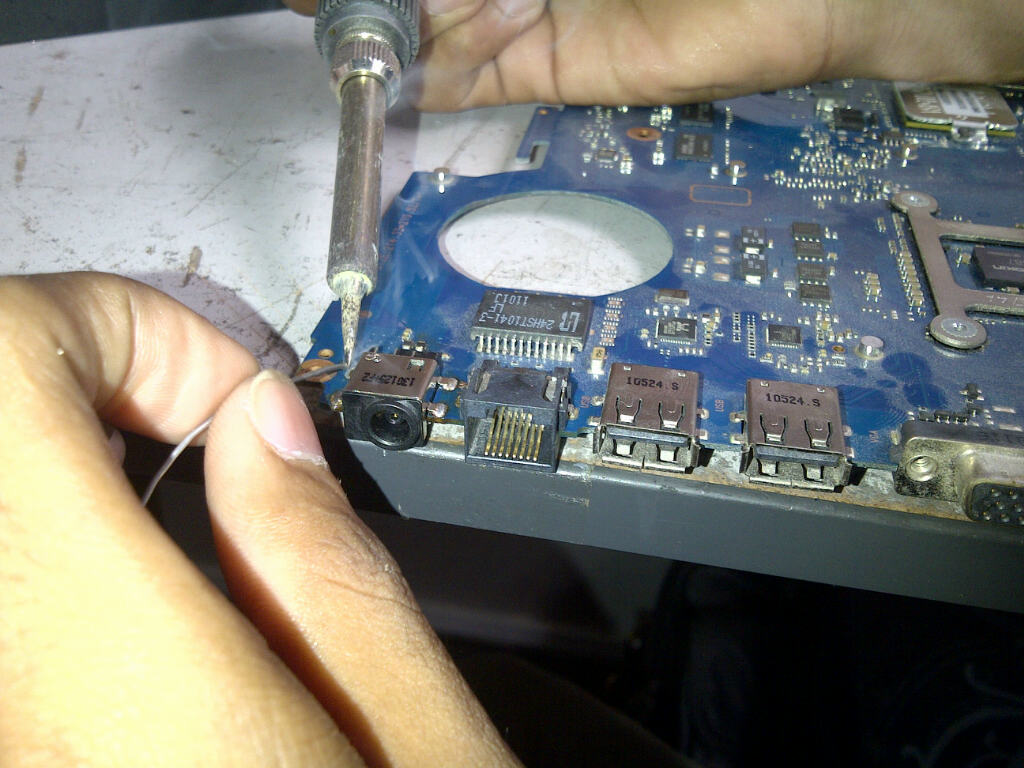 Repair Power Jack Laptop Samsung