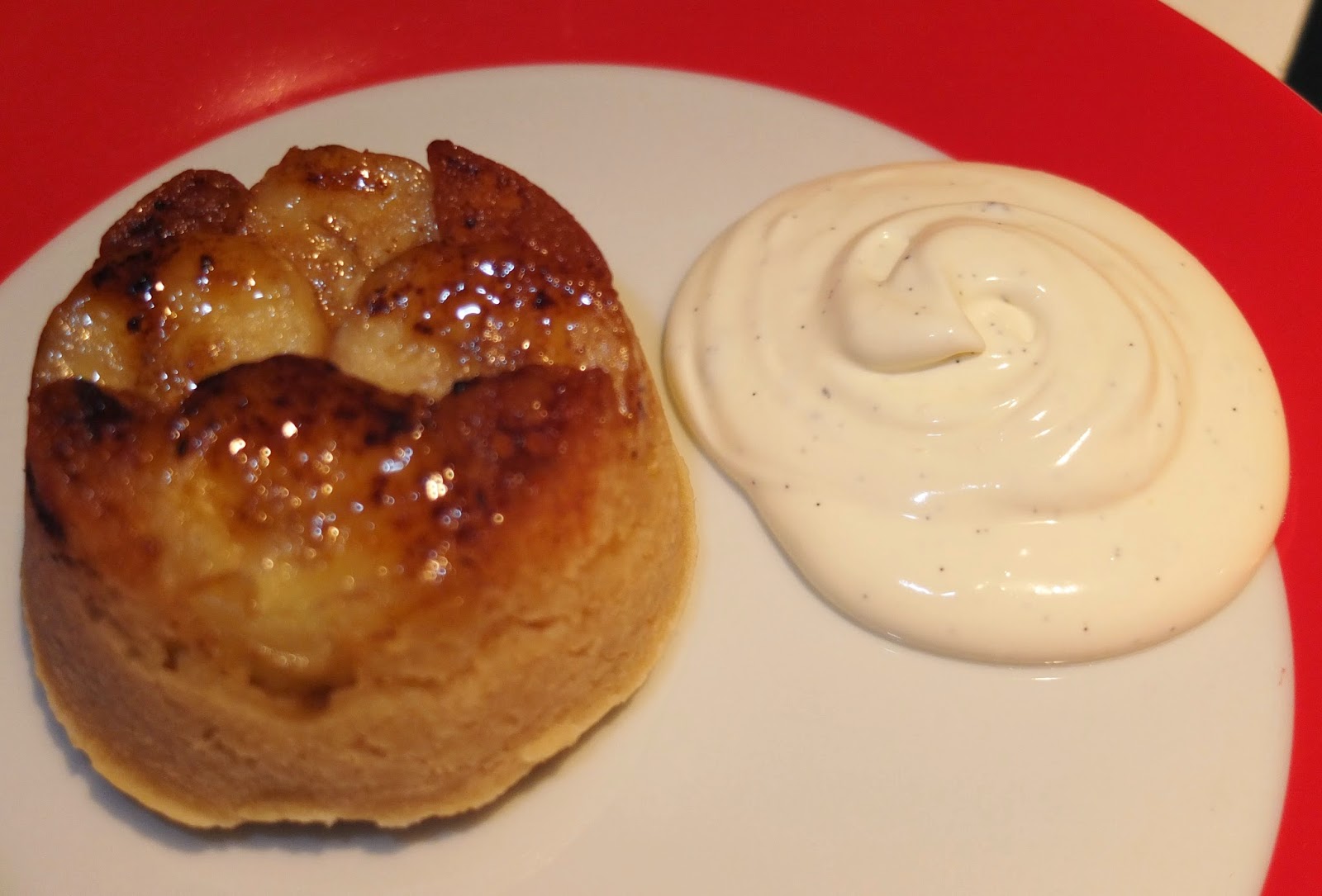 Karamellisierte Bananen-Muffins mit Vanille-Dip