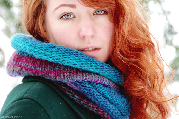 aliciasivert, alicia sivertsson, stickat, stickning, stickad tubhalsduk, halsduk, krage, ull, knitting, scarf, knit, knitted, turkos, turquoise