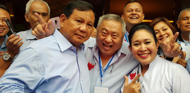 Habis Tarawih, Prabowo Bersama Purnawirawan TNI Jenguk Eggi dan Lieus Sungkharisma Habis Tarawih, Prabowo Bersama Purnawirawan TNI Jenguk Eggi dan Lieus Sungkharisma