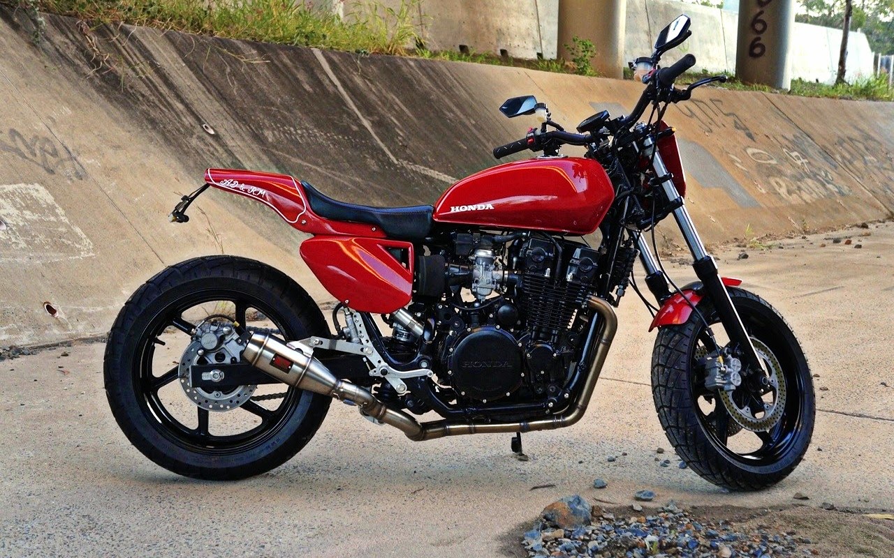 The STR 750 - RocketGarage - Cafe Racer Magazine