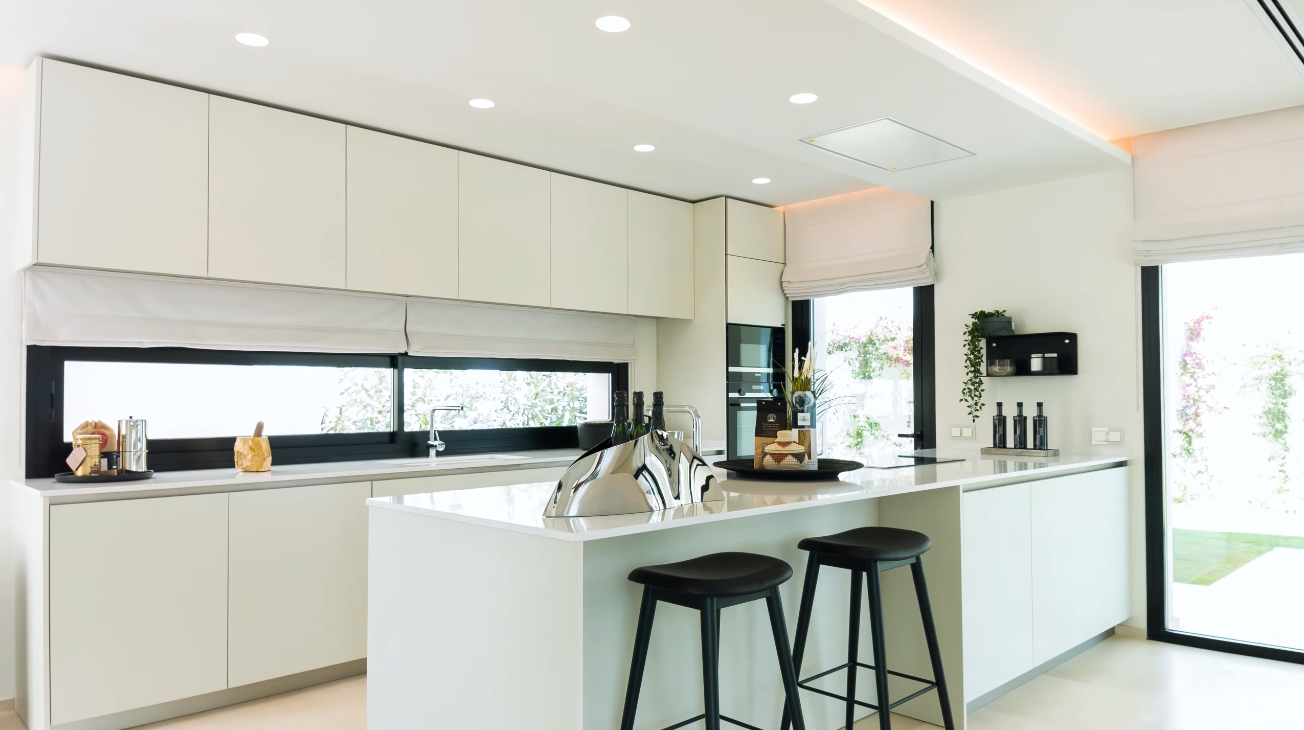 27 Photos vs. Luxury Contemporary Villa In Marbella Golf Valley vs. Interior Design Tour