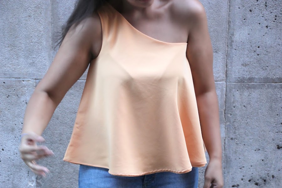 DIY Tutorial y patrones gratis blusa mujer capa circular asimétrica 