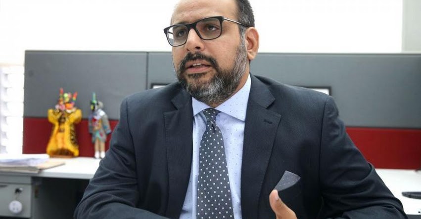 Vamos revalorizar la educación técnica en el Perú (Daniel Alfaro Paredes) MINEDU - www.minedu.gob.pe Vamos revalorizar la educación técnica en el Perú (Daniel Alfaro Paredes) MINEDU - www.minedu.gob.pe