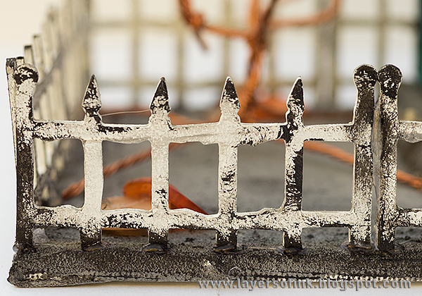 Layers of ink - Halloween Manor House Tutorial by Anna-Karin with Sizzix dies by Tim Holtz.