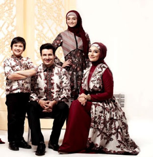 Baju seragam batik keluarga untuk pesta pernikahan Baju seragam batik keluarga untuk pesta pernikahan