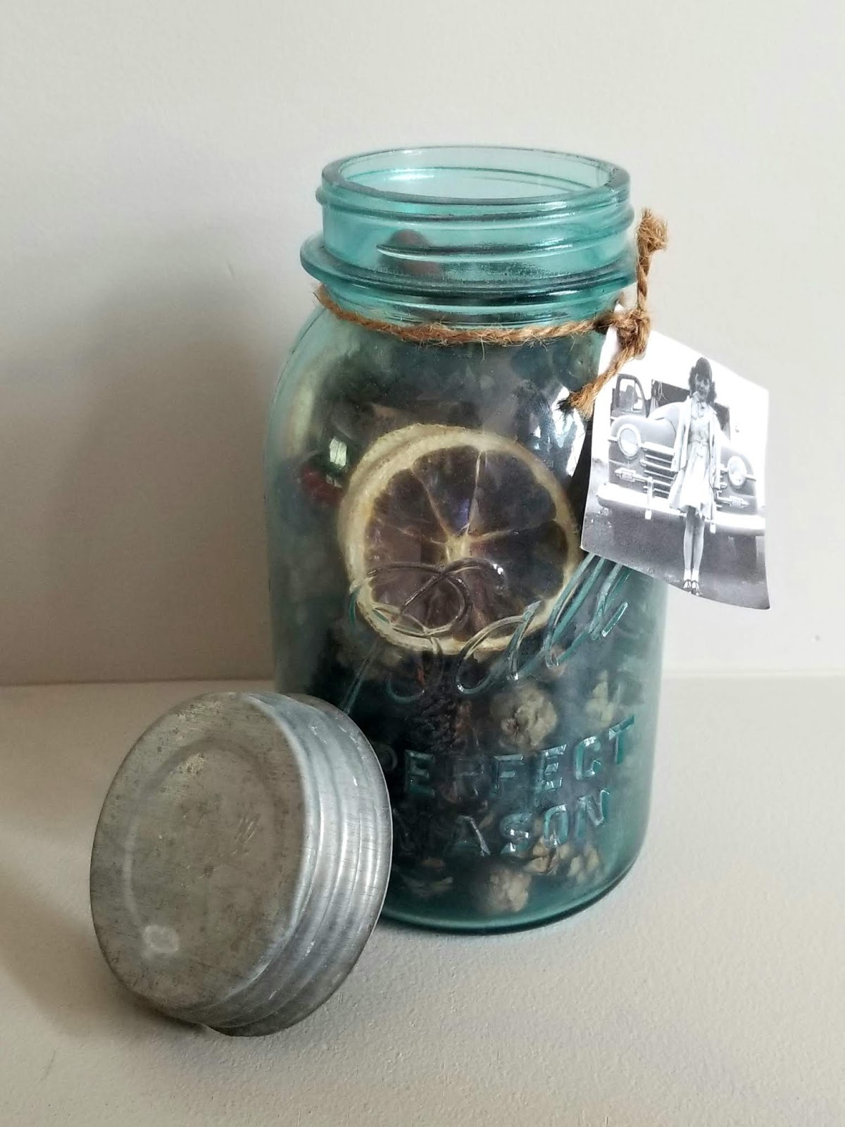 Once Daily DIY Blue Mason Jar Potpourri Decor