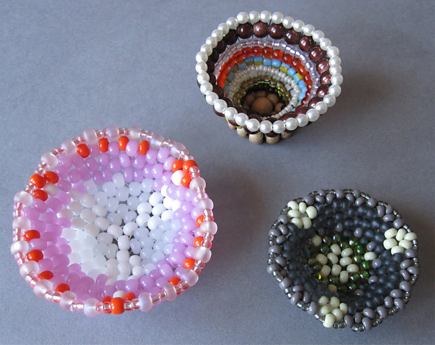 Beading by Malin de Koning Mini beaded bowls