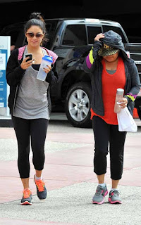 Vanessa Hudgens Con Madre