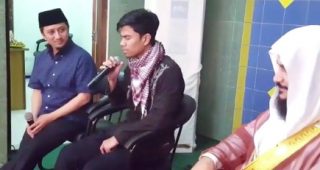 Suaranya Heboh di Medsos, Imam Muda Asal Aceh Ini Bertemu Imam Masjidil Haram http://rabatagop.blogspot.co.id/