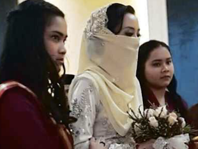 Rupa-Rupanya Dalam Diam Awie Sudah Bertunang? Perghh...Bukan Calang-Calang Orang Tunangnya!