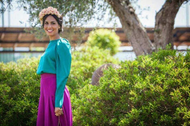 corona flores invitada boda perfecta blog a todo confetti fiesta vestido