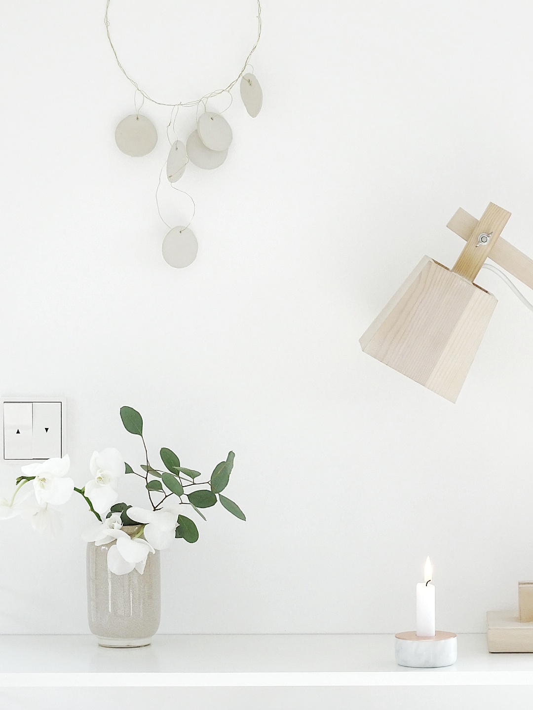 2 DIY-Ideen und Anleitungen für Mobilés aus Messingdraht, Messingringen und Modelliermasse - Minimalistischer, moderner, luftig-leichter Wandschmuck - https://mammilade.blogspot.de 2 DIY-Ideen und Anleitungen für Mobilés aus Messingdraht, Messingringen und Modelliermasse - Minimalistischer, moderner, luftig-leichter Wandschmuck - https://mammilade.blogspot.de
