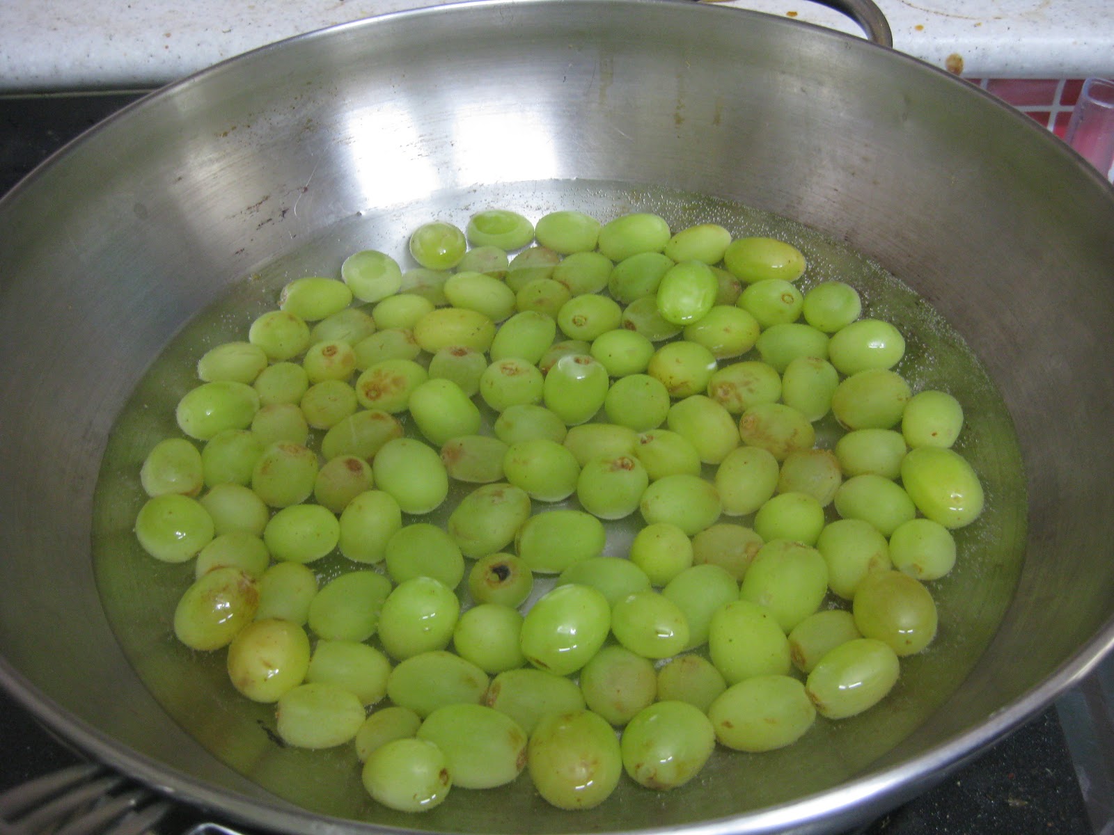 Cooking in Pink Pyjamas: Rustic Grape Butter