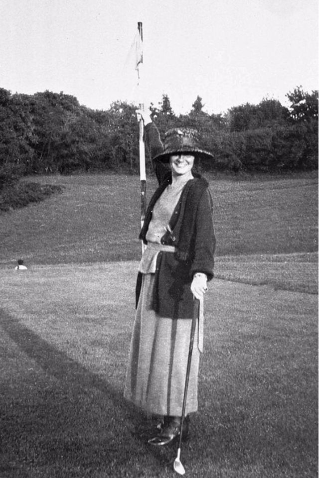 Swinging Through Time  Vintage Photographs of Women Playing Golf in the Early Days  1890s 1920s - 85