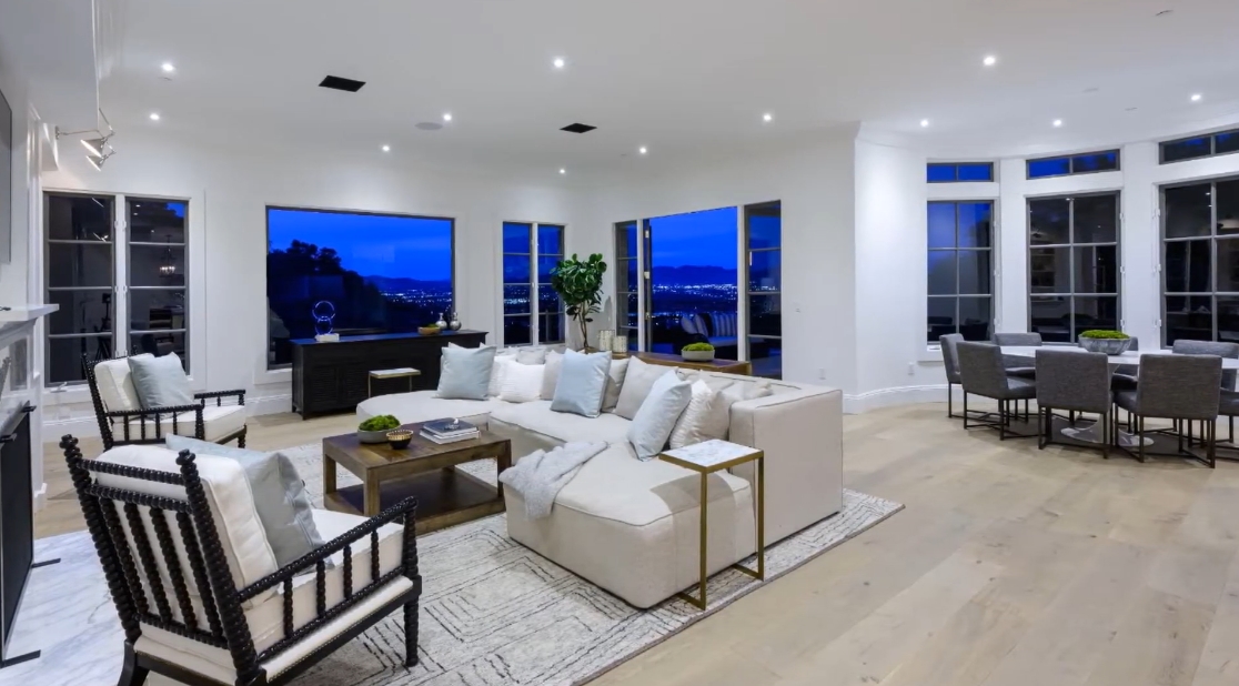 Tour 14023 Aubrey Rd, Beverly Hills, CA vs. 31 Interior Design Photos