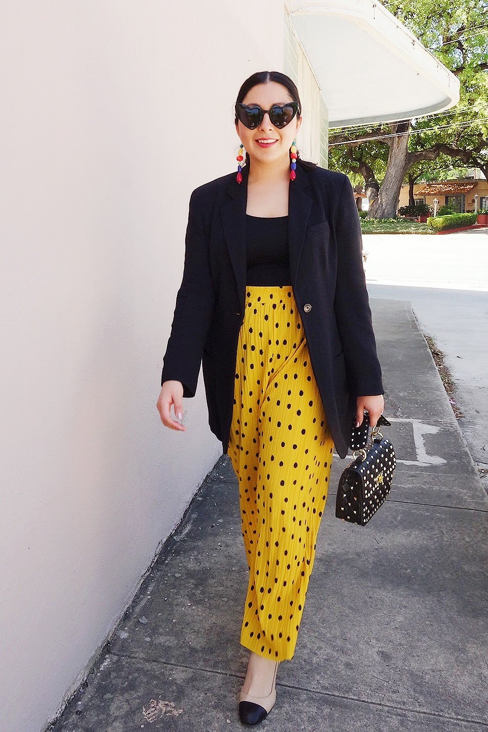 Yellow pants, Yellow spotted pants, Yellow polkadots, Yellow pleated, Plisse pants, Yellow pants outfit spring, Spring outfit