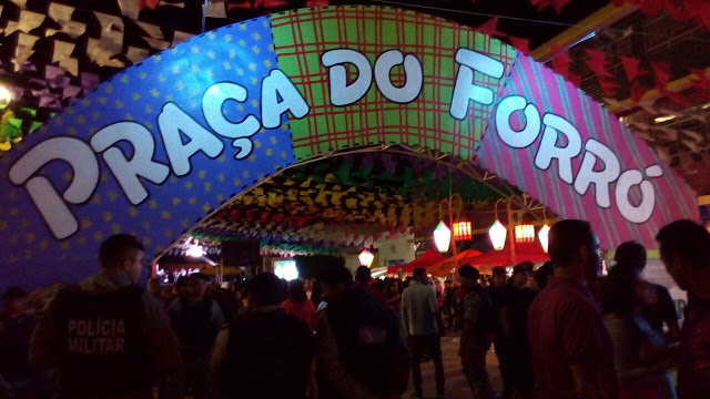 Resultado de imagem para Anuncio da praça do forro teixeira pb