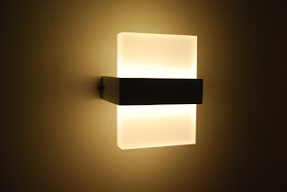 Model Lampu Dinding Minimalis.