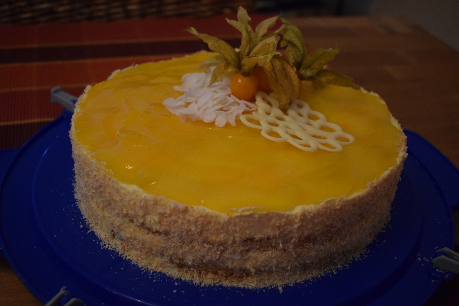 Maracuja-Torte mit Kokos und Pfirsich