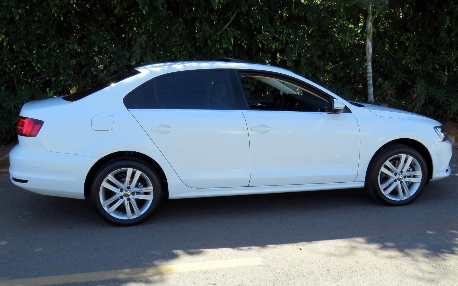 VW Jetta Highline 2.0 TSI 2017: vídeo, preço - avaliação